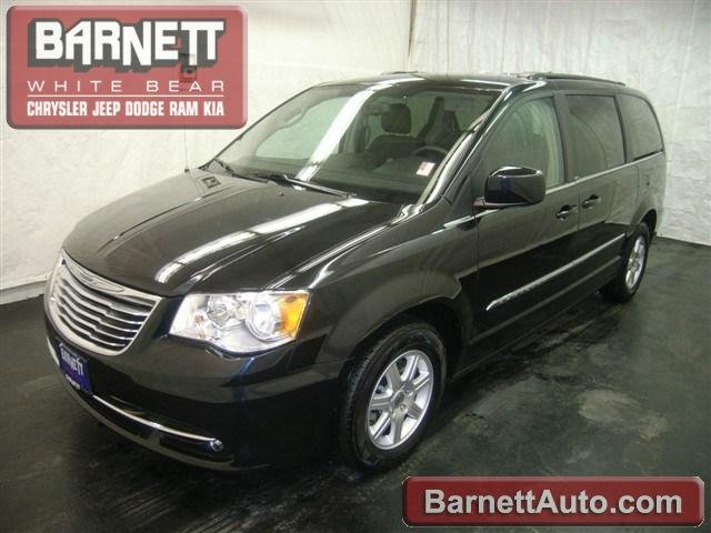 Chrysler Town and Country 2012 photo 5