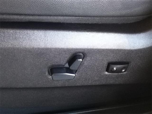 Chrysler Town and Country 2012 photo 4