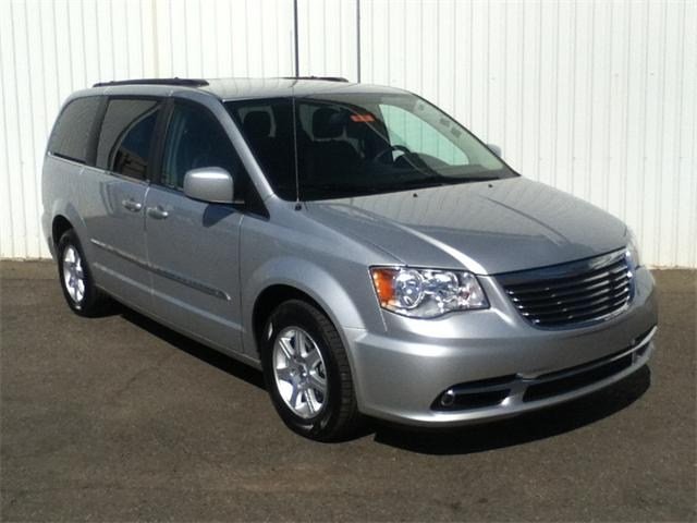 Chrysler Town and Country 2012 photo 5