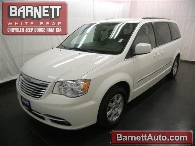 Chrysler Town and Country 2012 photo 4