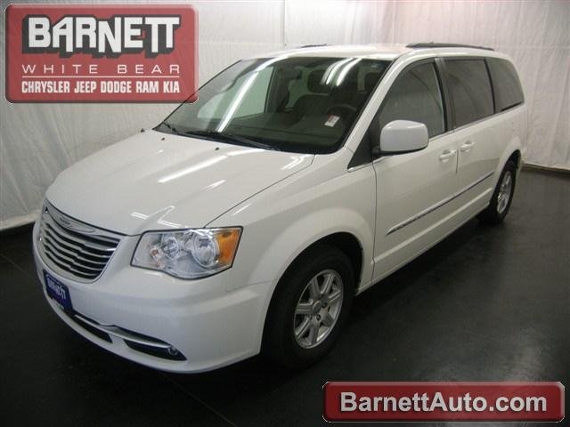 Chrysler Town and Country 2012 photo 4