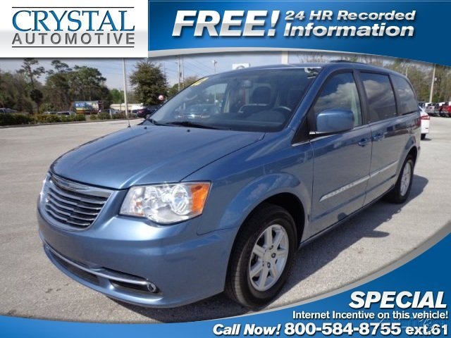 Chrysler Town and Country 2012 photo 4