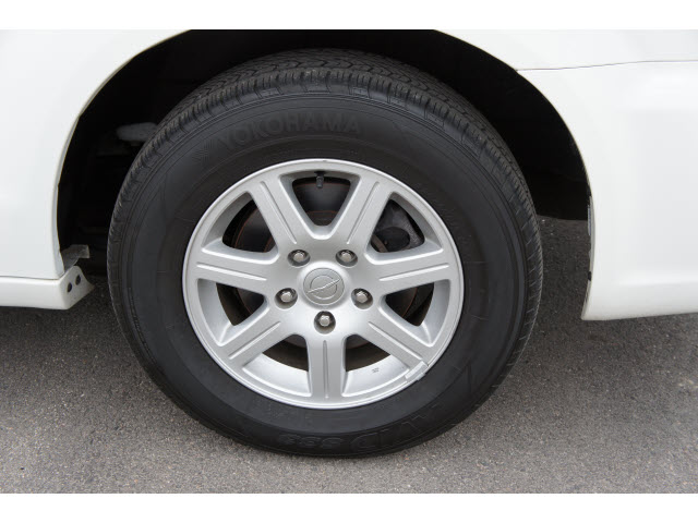 Chrysler Town and Country 2012 photo 2