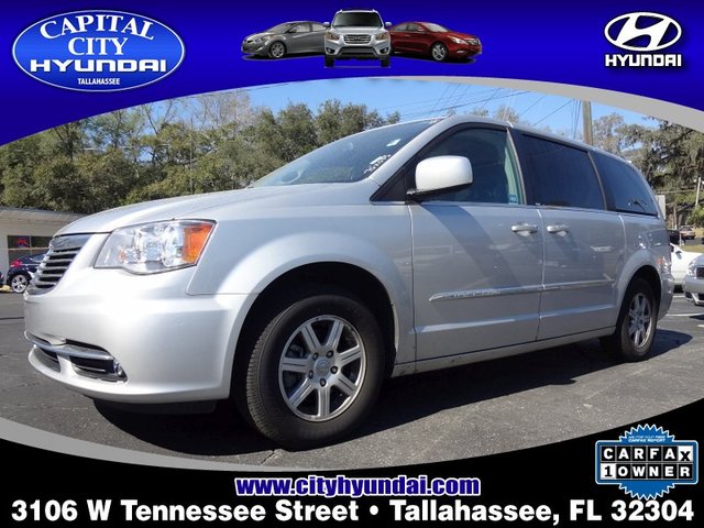 Chrysler Town and Country 2012 photo 5