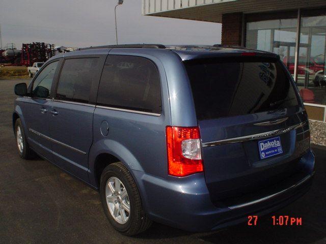 Chrysler Town and Country 3.5 MiniVan