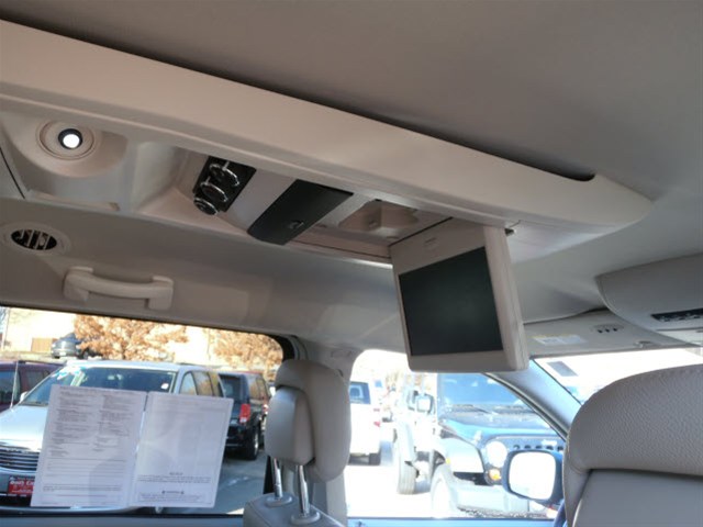Chrysler Town and Country 2012 photo 4
