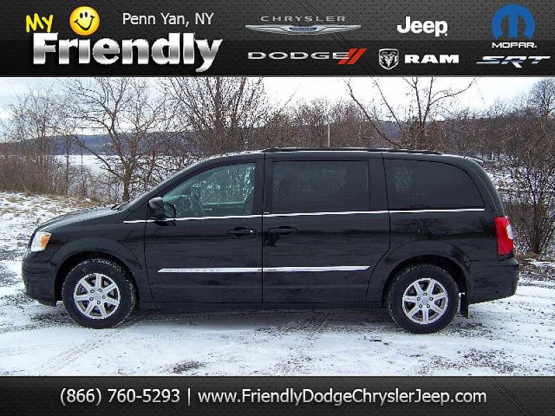 Chrysler Town and Country 2012 photo 5