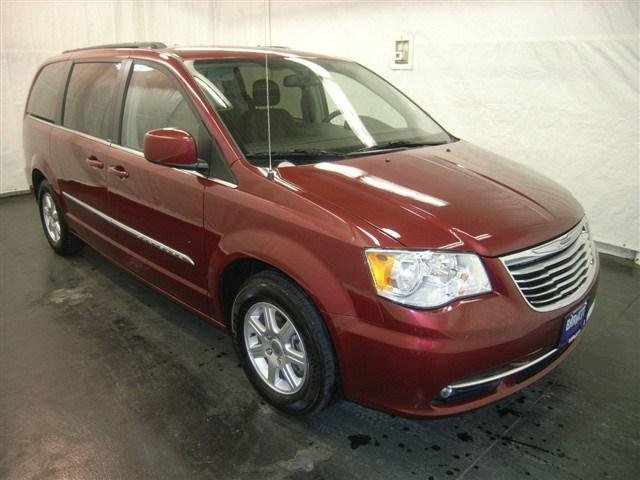 Chrysler Town and Country 2012 photo 4