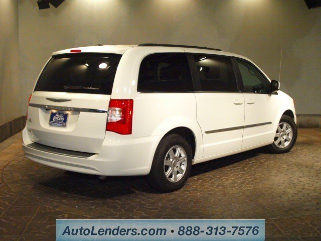 Chrysler Town and Country 2012 photo 4