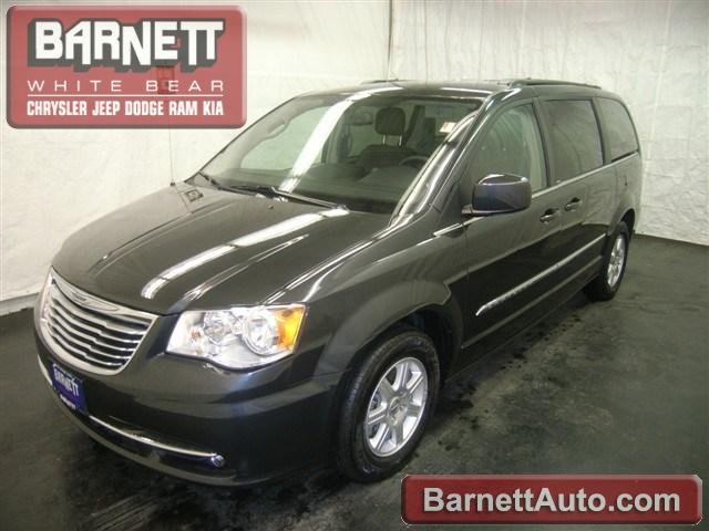 Chrysler Town and Country 2012 photo 5