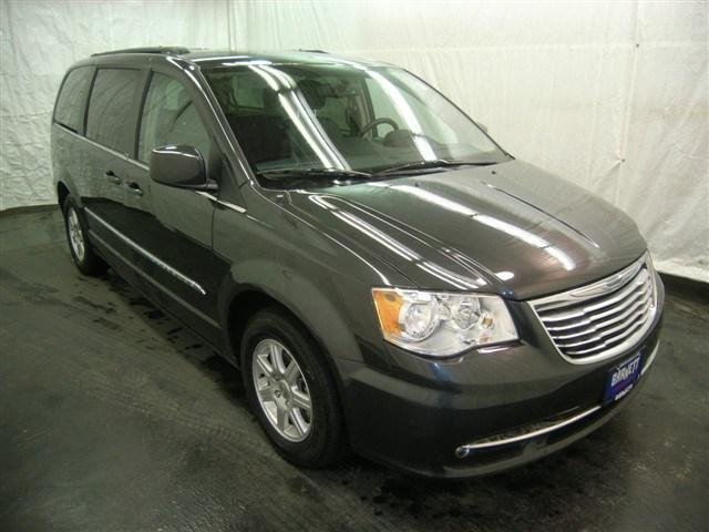 Chrysler Town and Country 2012 photo 5