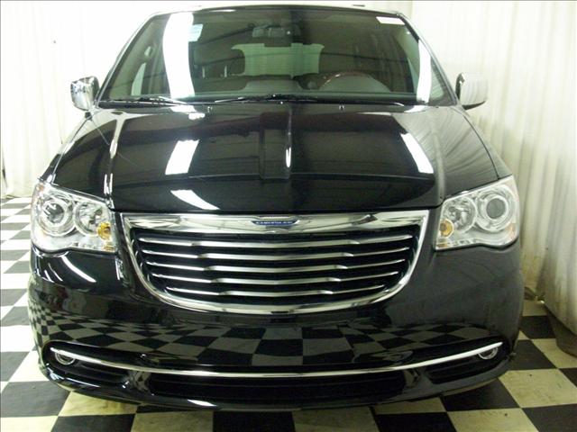 Chrysler Town and Country 2012 photo 5