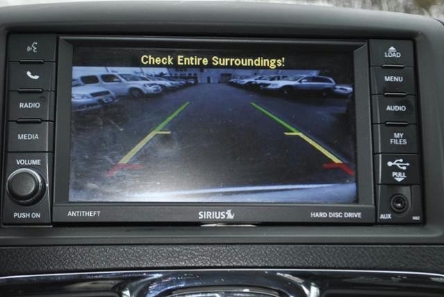 Chrysler Town and Country 2012 photo 2