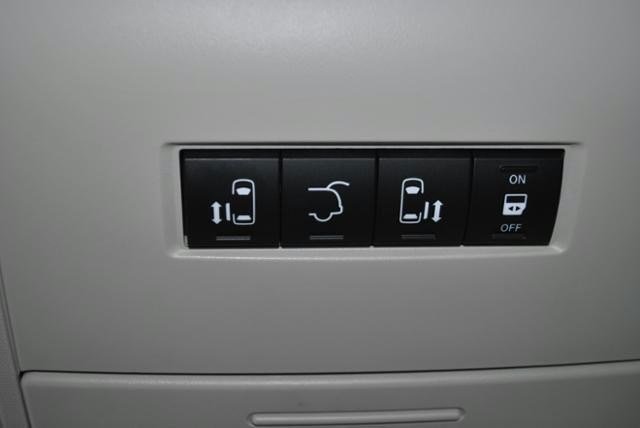 Chrysler Town and Country 2012 photo 5