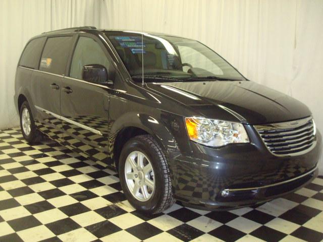 Chrysler Town and Country 2012 photo 4