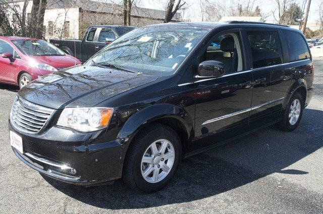 Chrysler Town and Country 2012 photo 4