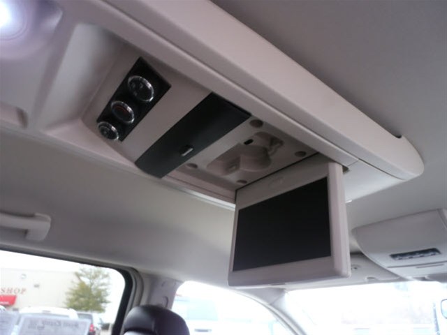 Chrysler Town and Country 2012 photo 1