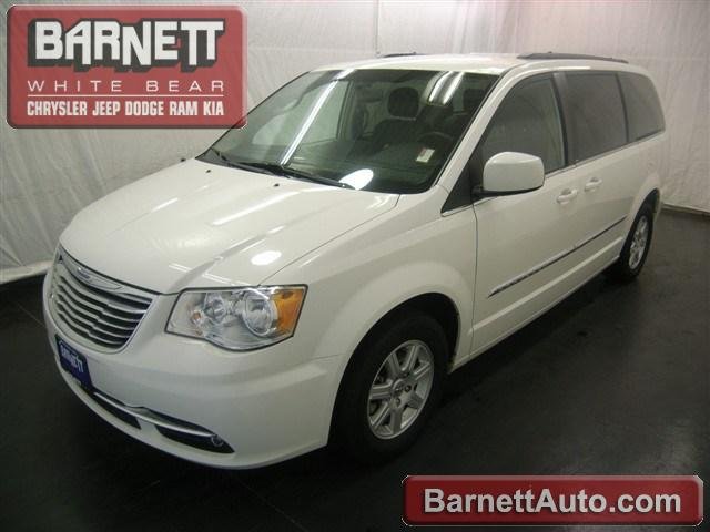 Chrysler Town and Country 2012 photo 4