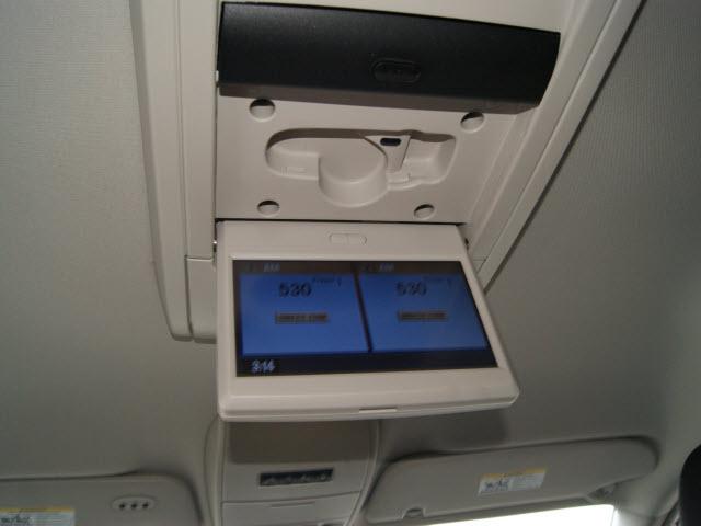 Chrysler Town and Country 2012 photo 3