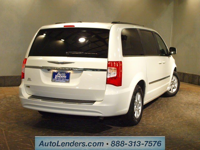 Chrysler Town and Country 2012 photo 5