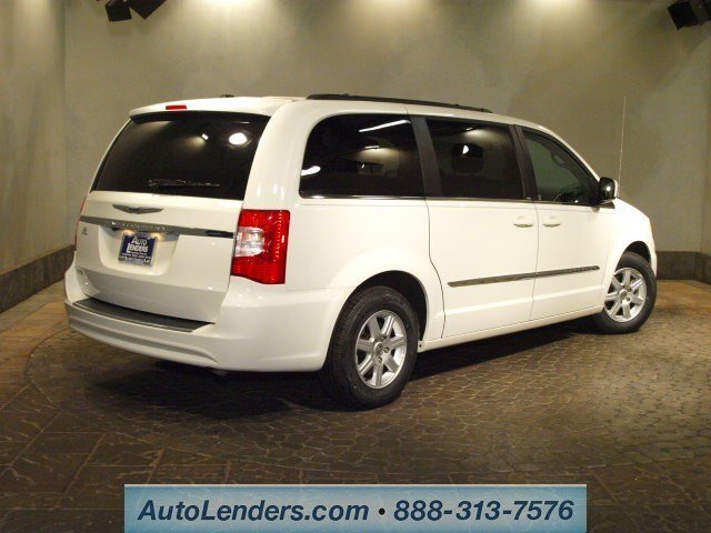 Chrysler Town and Country 2012 photo 4