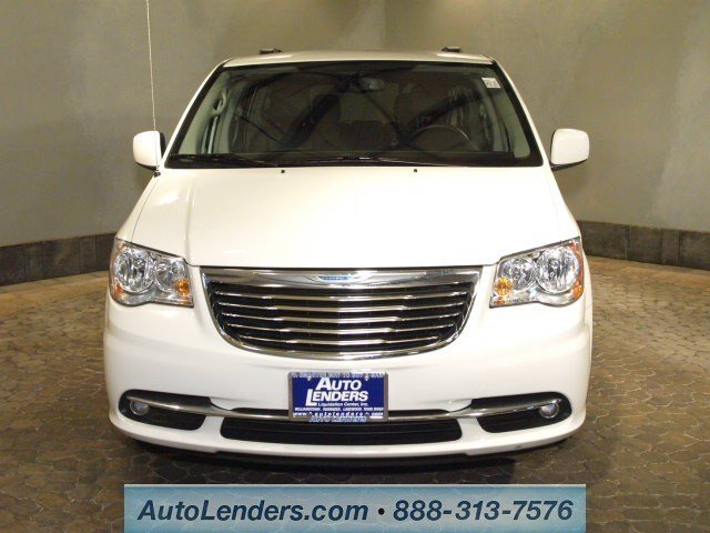 Chrysler Town and Country 2012 photo 5