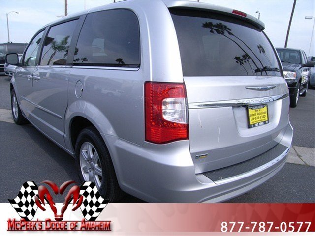 Chrysler Town and Country 2012 photo 4