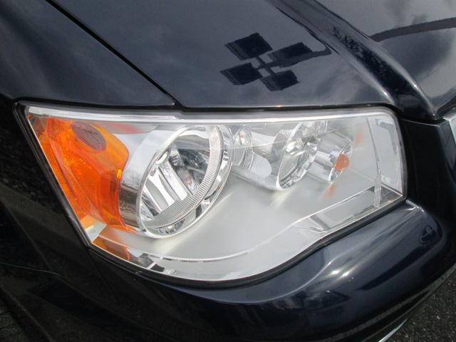 Chrysler Town and Country 2012 photo 5