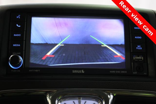 Chrysler Town and Country 2012 photo 1