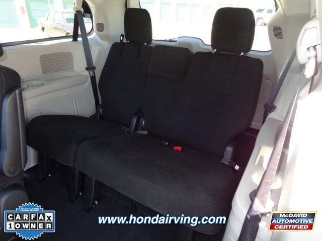 Chrysler Town and Country 2012 photo 3