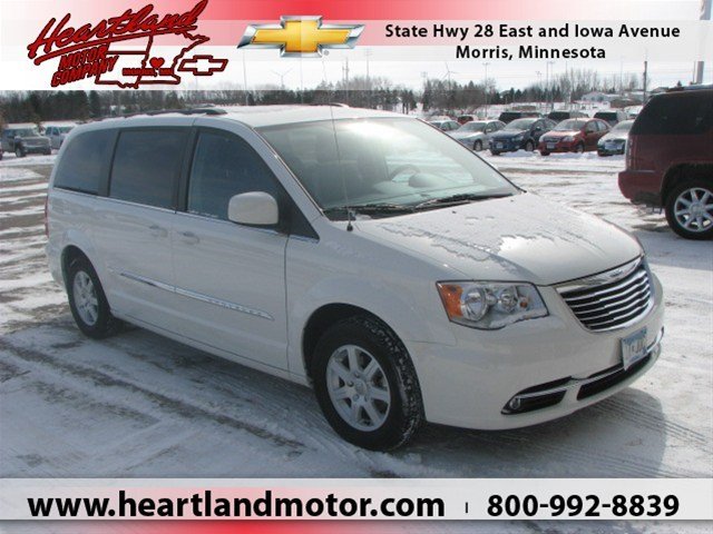 Chrysler Town and Country 2012 photo 4