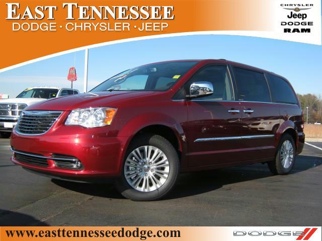 Chrysler Town and Country SLT 25 MiniVan