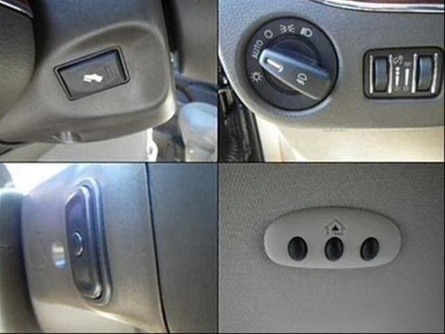 Chrysler Town and Country 2012 photo 1