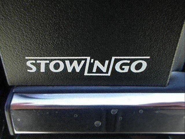 Chrysler Town and Country 2012 photo 5