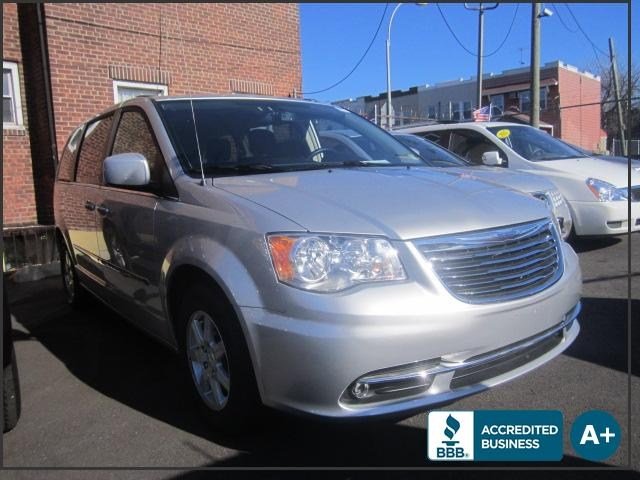Chrysler Town and Country 2012 photo 5