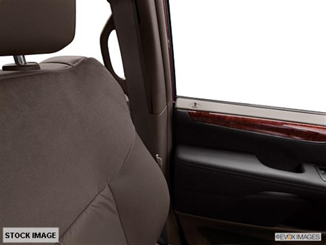 Chrysler Town and Country 2012 photo 5