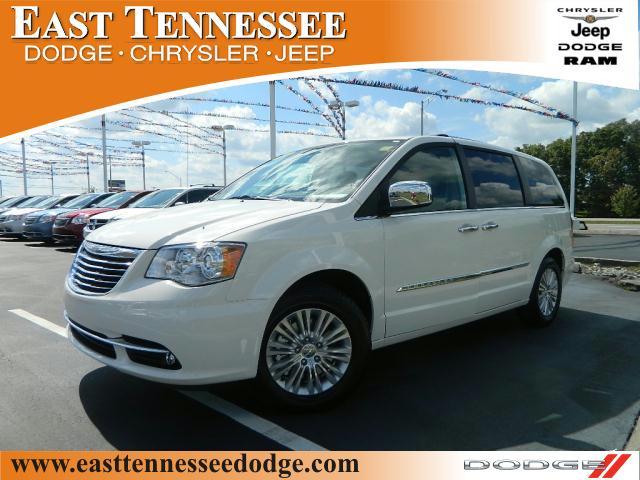 Chrysler Town and Country SLT 25 MiniVan