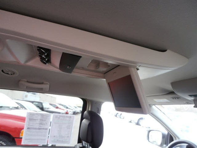 Chrysler Town and Country 2012 photo 1