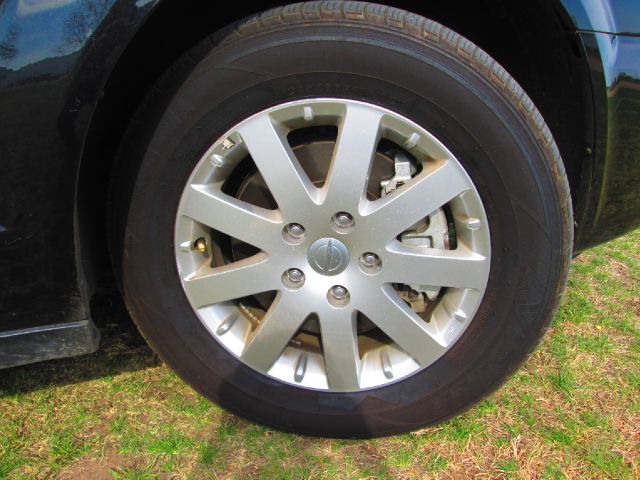 Chrysler Town and Country 2013 photo 1