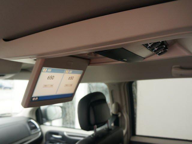Chrysler Town and Country 2013 photo 5