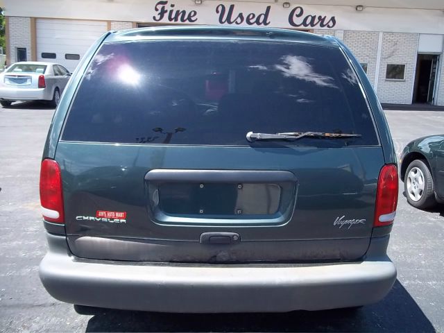 Chrysler Voyager 2000 photo 1