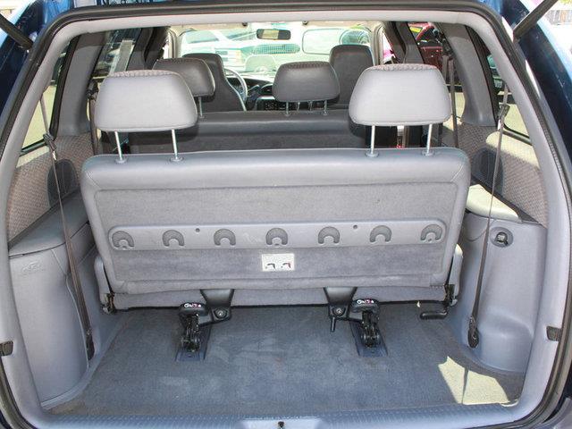 Chrysler Voyager 2000 photo 2