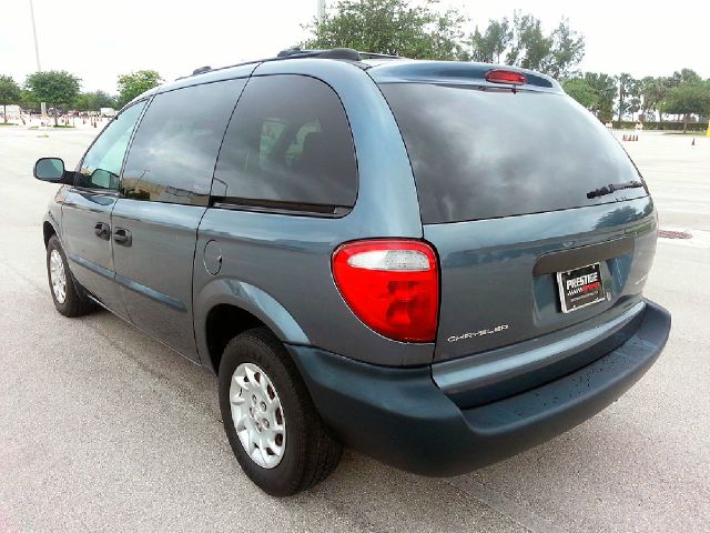 Chrysler Voyager 2002 photo 13
