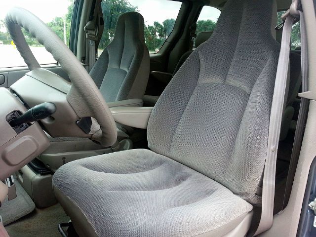 Chrysler Voyager 2002 photo 15