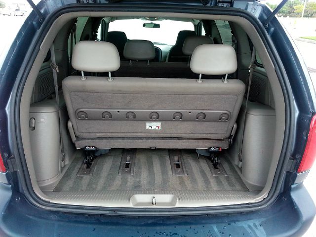 Chrysler Voyager 2002 photo 16