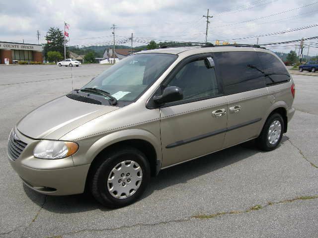 Chrysler Voyager 2003 photo 2