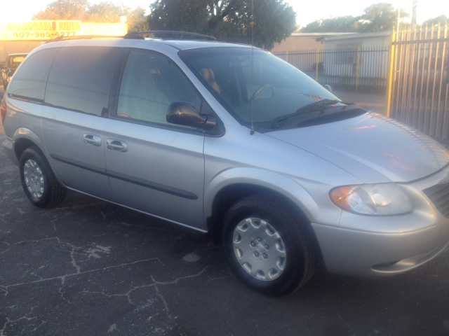 Chrysler Voyager 2003 photo 2