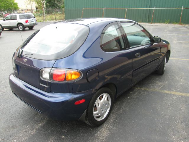 Daewoo Lanos 2002 photo 1