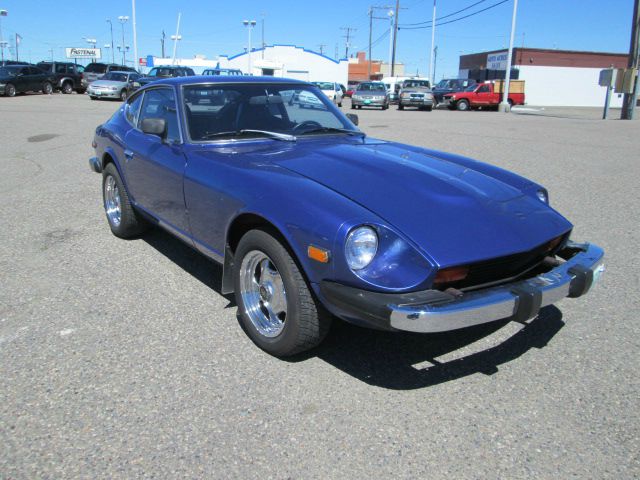 Datsun 320 1975 photo 2