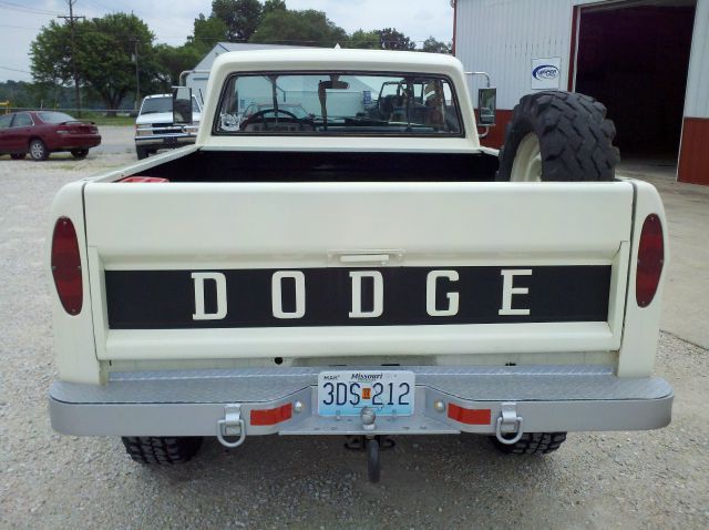 Dodge 200 1968 photo 18